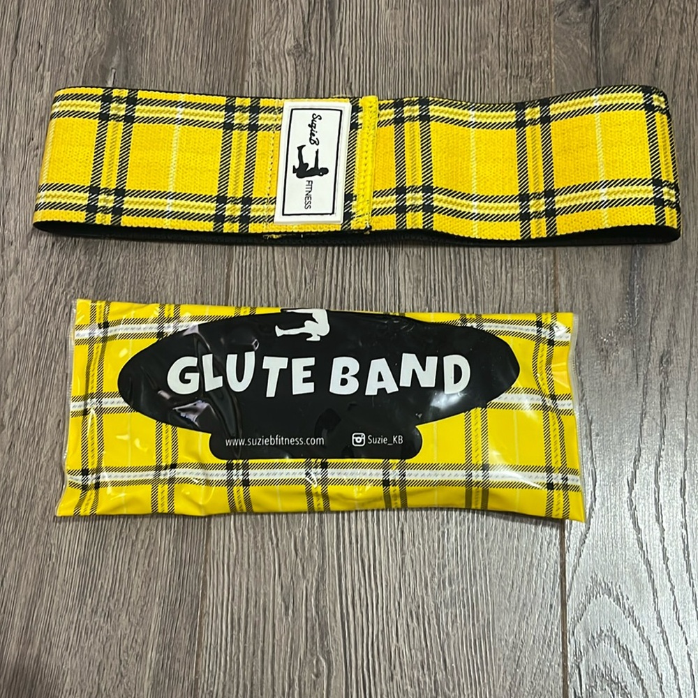 Suzie B fitness glute band Cher clueless